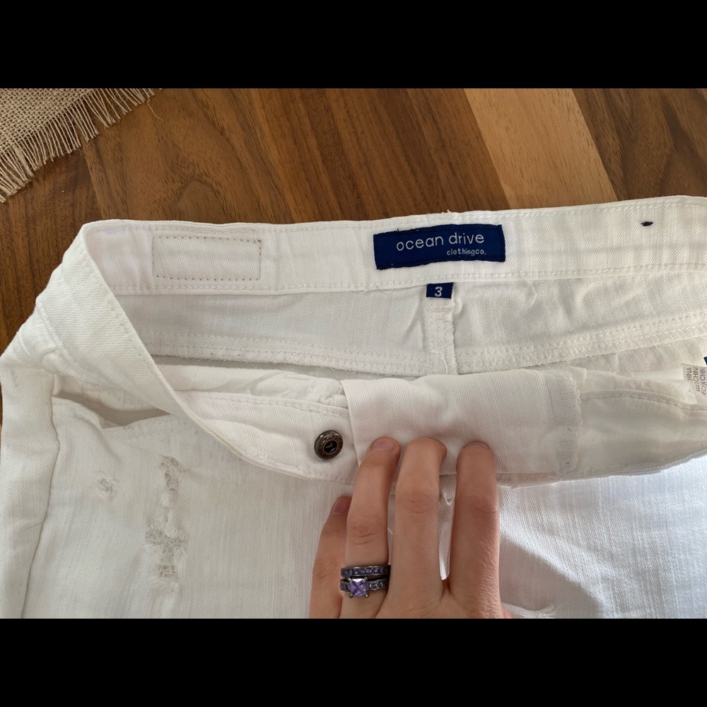 Shorts - Picture 2 of 3